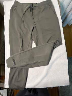 lululemon athletica Men's Olive Jogger Sweatpants